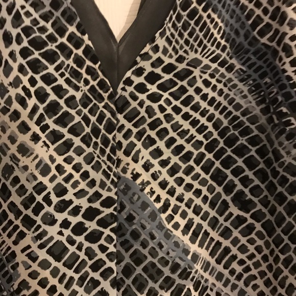 Banana Republic Mock-Neck Top - Picture 2 of 3